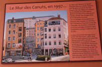 Mur des Canuts, en 1997, plaque.