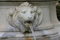 Place Meissonnier, détail de la fontaine.