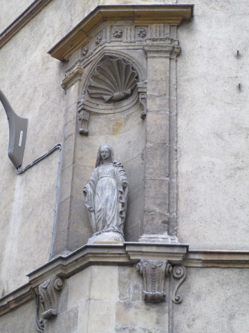 Statue de la Vierge.