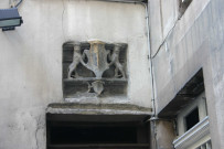 3 rue Claudia, sculpture en façade.