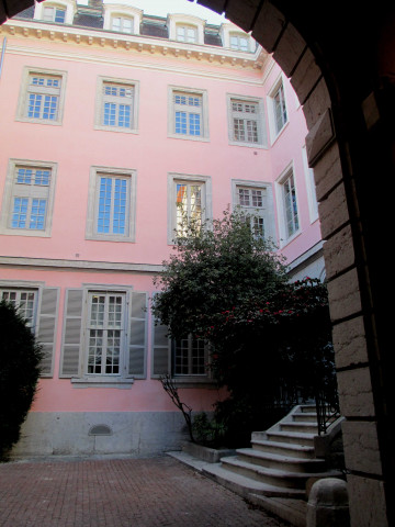 Vers la place Bellecour, Hôtel de Varey.