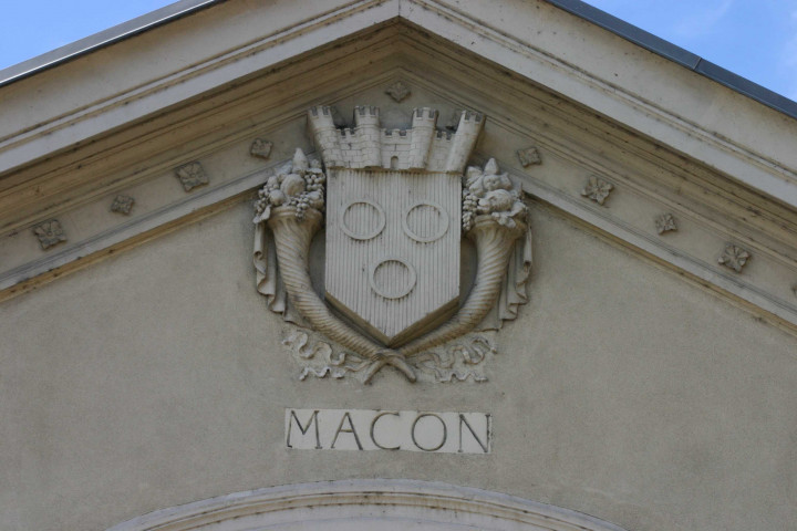 Armoiries de Paris, Dijon, Mâcon, Lyon, Valence, Avignon, Marseille.