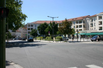 Place Bénédict-Teissier et rue Joliot-Curie.