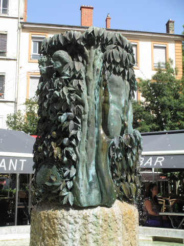 Fontaine de Geneviève Bohmer, le Buisson Ardent.