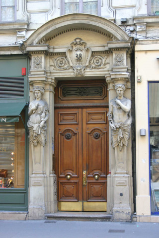 38 rue Président-Edouard-Herriot, porte.