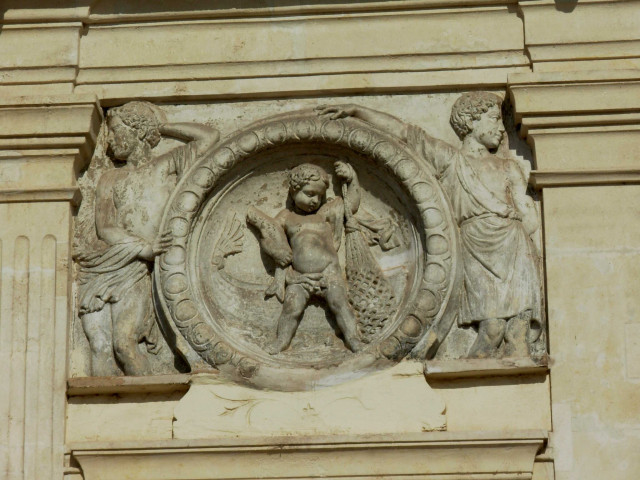 Syndicat d'initiative (ancien Rectangle), détail de la façade.