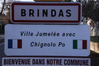 Ville jumelée avec la commune de Chignolo-Po en Italie, panneau.