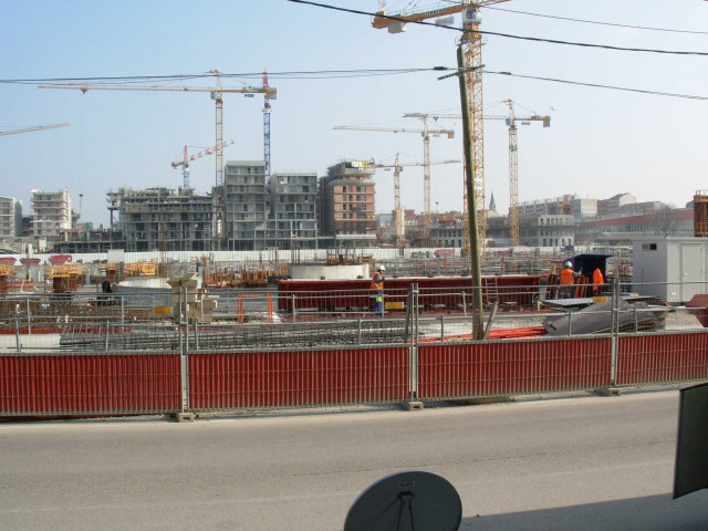 Quartier Confluence, chantier du bassin nautique et des immeubles vu depuis le bâtiment du Progrès.