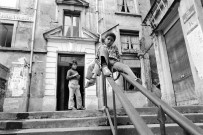 Enfants jouant dans les escaliers de la rue Sainte-Marie-des-Terreaux.