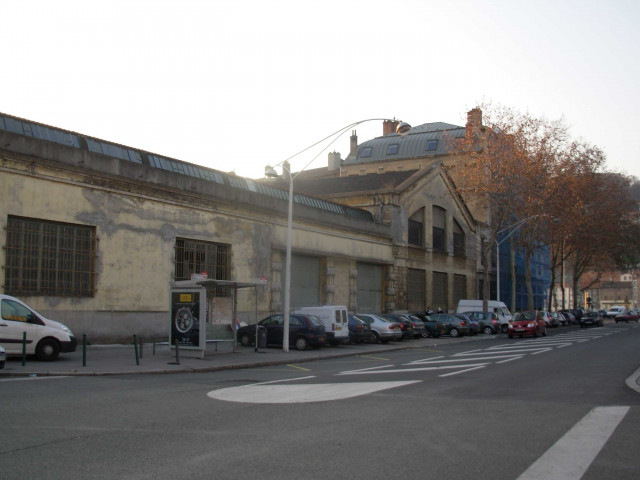 Angle du cours Suchet et de la rue Claudius-Collonge.