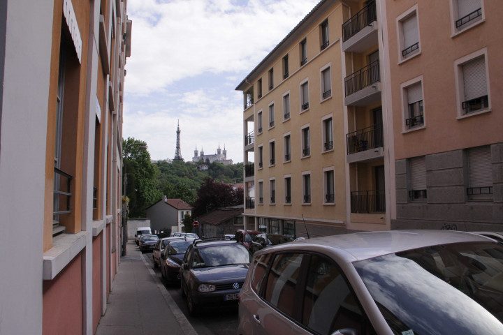 Vue prise depuis la rue Pierre-Dupont.