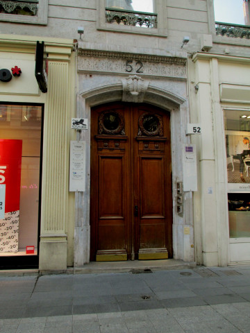 52 rue de la République.