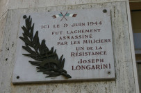 45 rue Duquesne, plaque en mémoire de Joseph Longarini.
