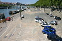 Bas-port du Rhône, direction nord et direction sud vers le quai Victor Augagneur.