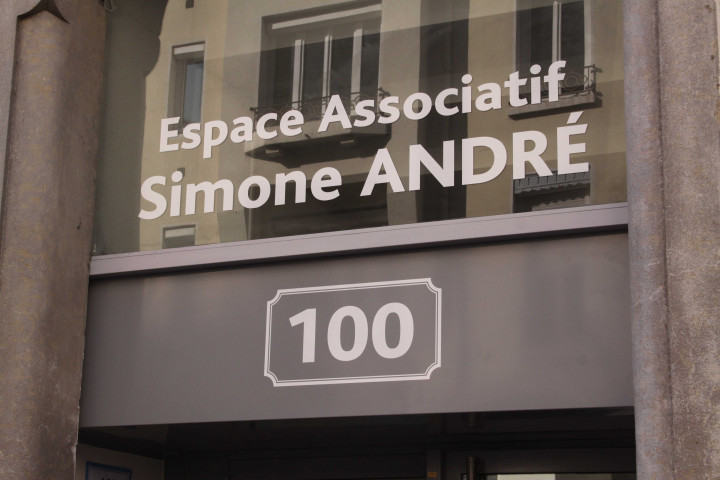 100 rue Boileau, espace associatif Simone-André, entrée.