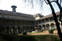 Cour intérieure.