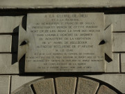 9 rue Sainte-Hélène, plaque en mémoire de Saint-François de Sales.