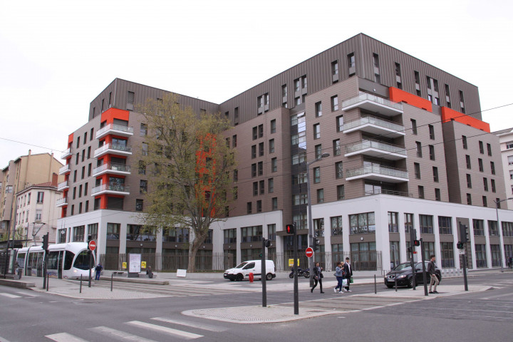 Nord-ouest de l'avenue Berthelot et de l'avenue Garibaldi.