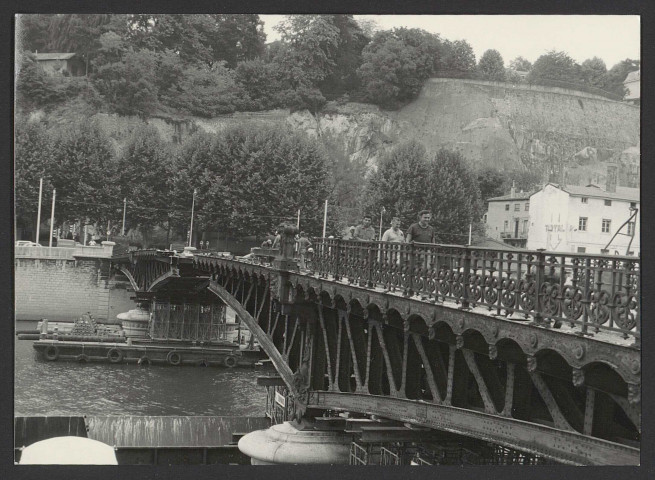 Démolition du pont de l'Homme de la Roche.
