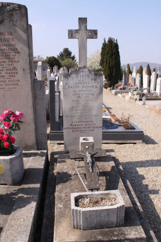 Tombe de la famille Faure-Renard (Comédien Benoist-Mary).
