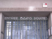 29 cours Bayard, bains-douches, détail de la façade.
