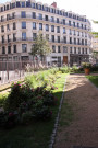 Jardinet vers l'église Saint-Bonaventure.