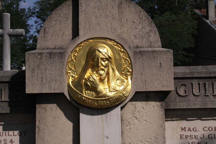 Tombe Guillot.