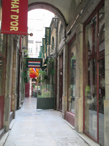 56 rue Mercière, allée.