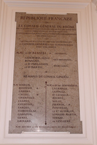 Atrium, plaque inaugurale du Conseil Général du Rhône.