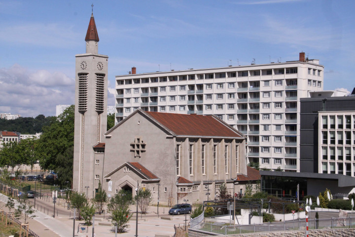 Vue générale du bâtiment.