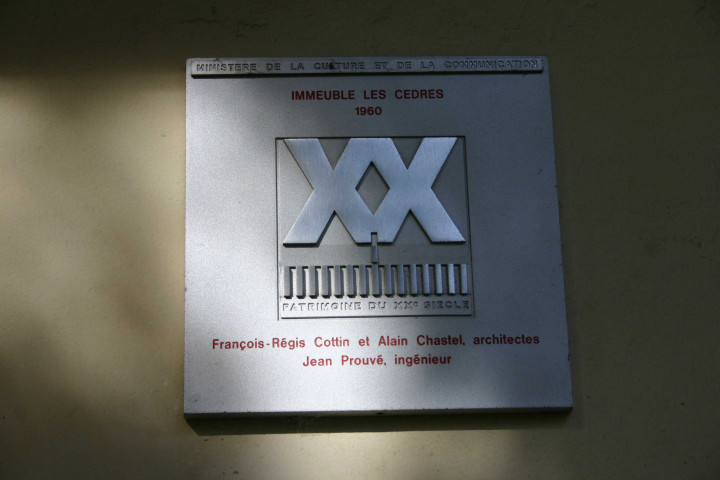 44 rue de la Favorite, immeuble les Cèdres, 1960, plaque patrimoine du XXe siècle.