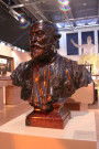 Exposition sur l'université, buste de Gailleton en bronze.