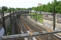 Voies de chemins de fer vues depuis la rue de l'Epargne.