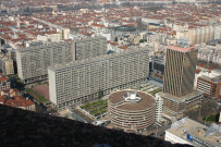 Les 2 barres Zumbrunnen, le parking des Halles et la tour UAP vus depuis la terrasse sommitale de la tour Part-Dieu.
