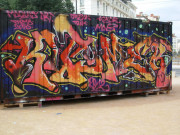 Vente aux enchéres de graffitis, conteners peints.