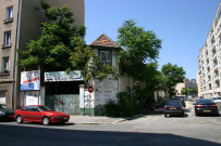 Angle nord-ouest de la rue Antoine-Charial et de la rue Saint-Eusèbe.