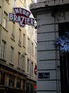 Restaurant Mère-Brazier, plaque de la rue et enseigne.