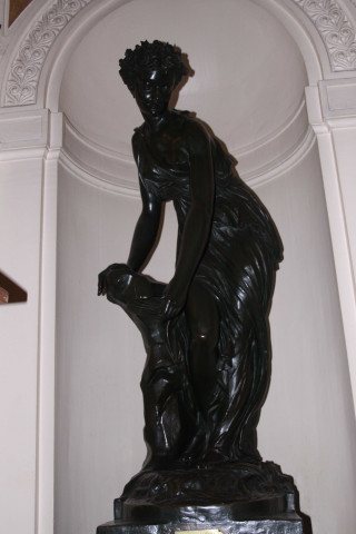 Statue de Nymphe à la Source de Savreux.
