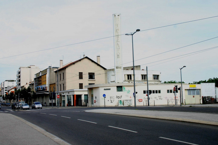 Avenue Berthelot.