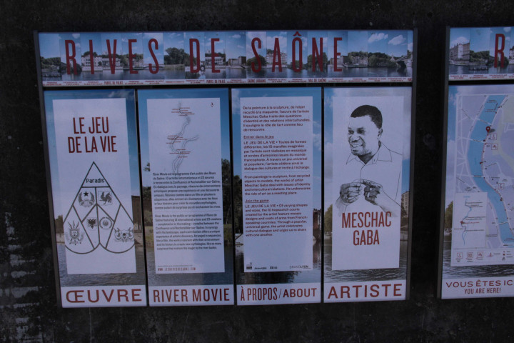 Programme d'art public River-Movie, Œuvres de Meschac Gaba, panneau explicatif.
