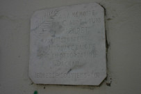 Plaque en mémoire de Claude-Louis Perret.