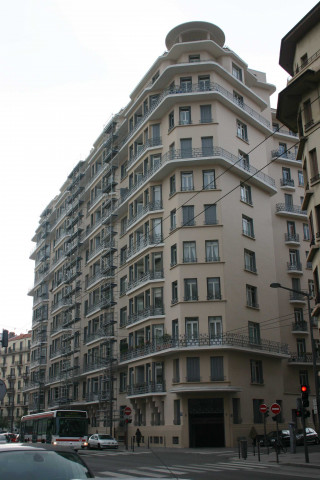 10 boulevard Jules-Favre, immeuble le palais de Flore.