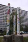 Sculpture au nord de la Tour de la Duchère.