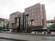 Vers le Boulevard Marius-Vivier-Merle, immeuble.