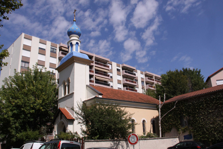 Vues du bâtiment.