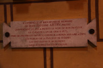 Plaque en mémoire de Jean-Antoine Artru (prêtre).