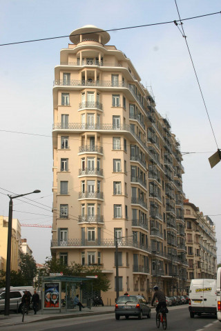 10 boulevard Jules-Favre, immeuble le palais de Flore.