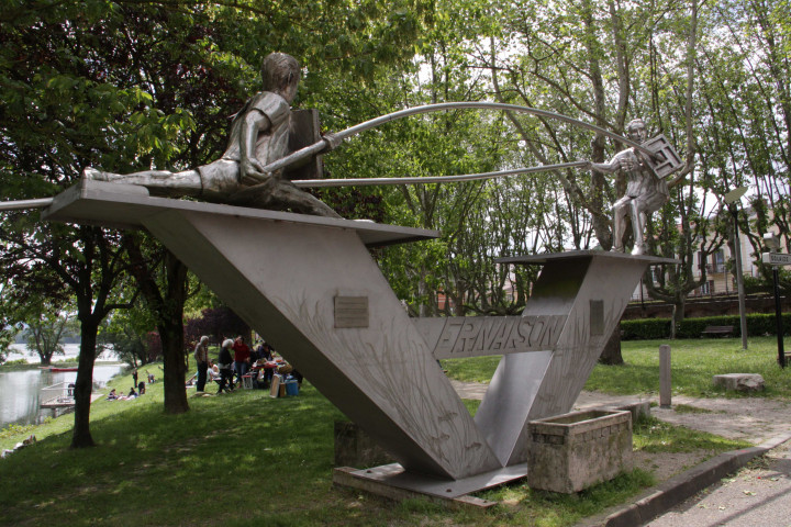 Statue des jouteurs.
