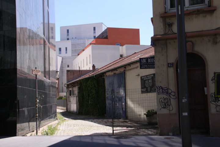 42/44 rue Clement-Marot.