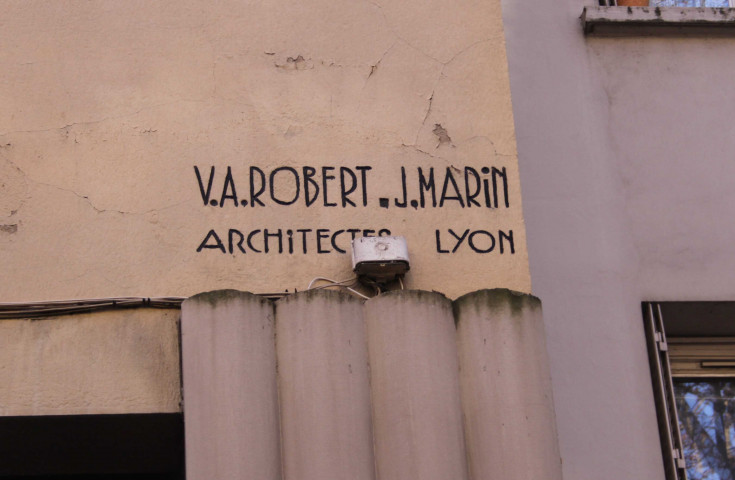 Lavoirs et bains-douches municipaux.